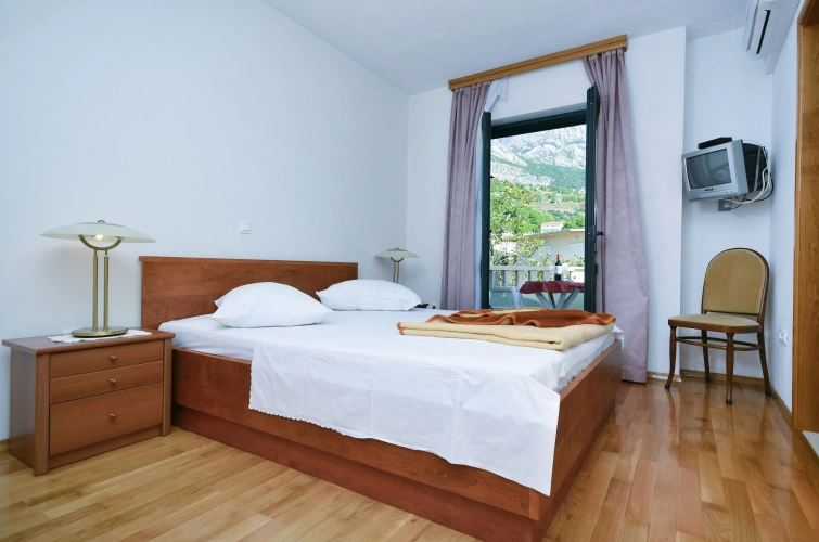 Standard Double room with balcony and with mountain view