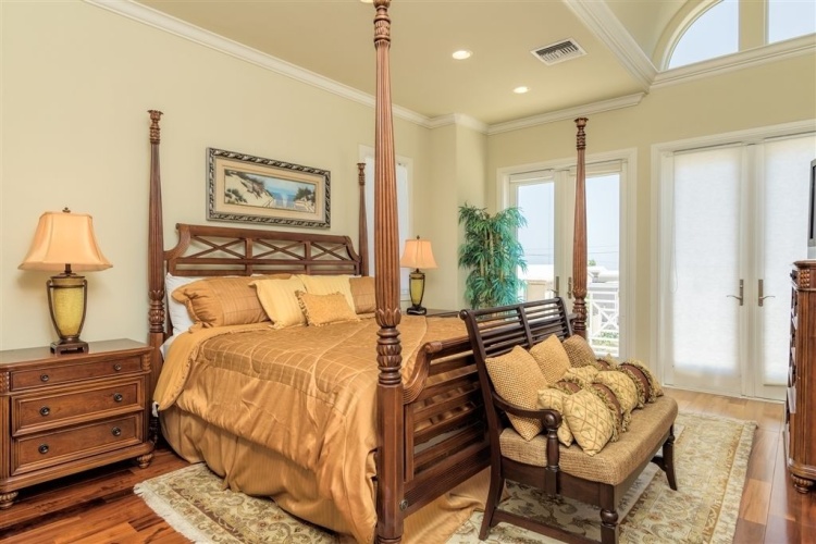 4 Bedrooms Standard room with balcony and with ocean view