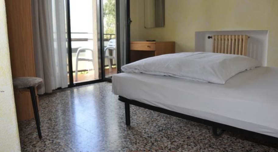Economy Triple room