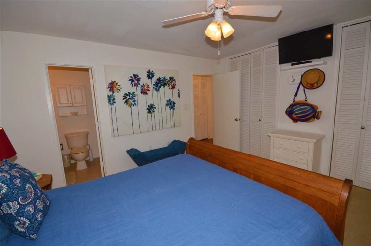 2 Bedrooms Villa
