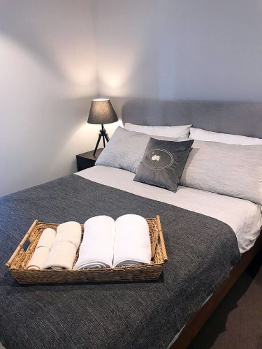 2 Bedrooms Apartment with city view