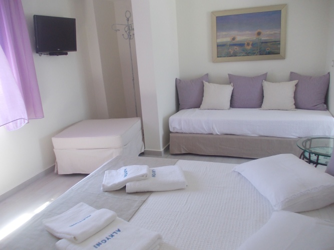 Standard Triple room
