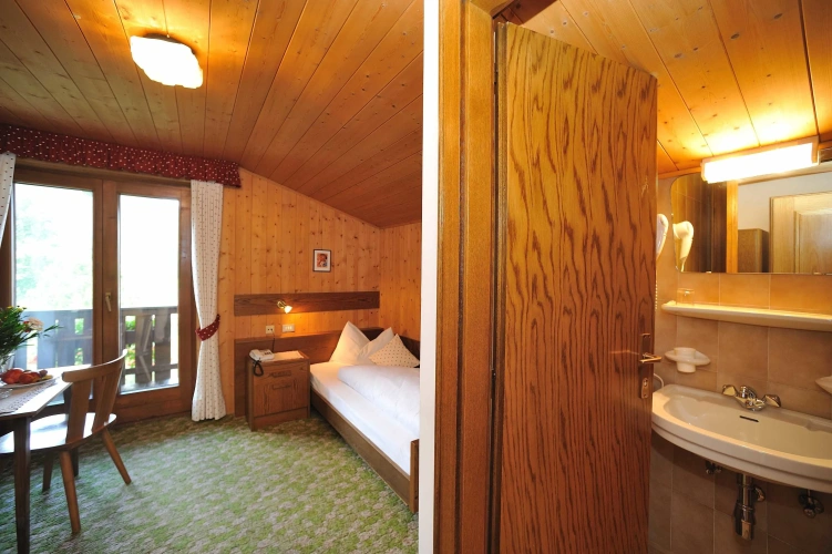 Standard Single room
