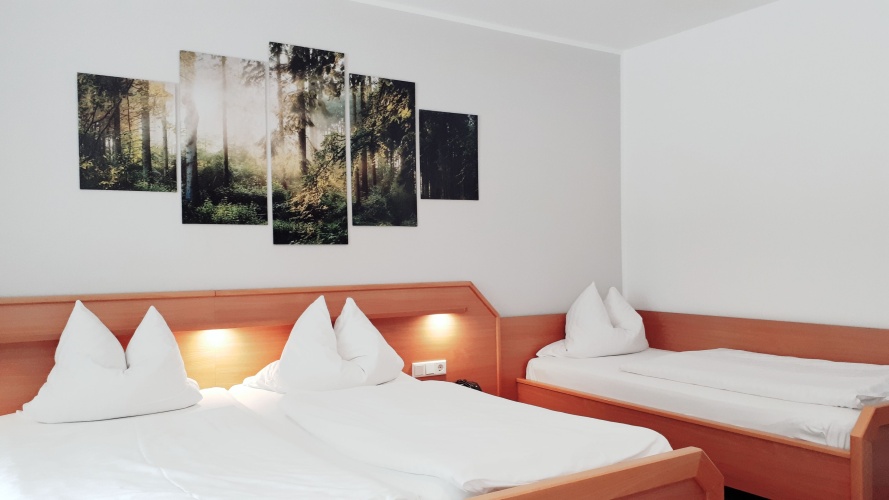 Standard Triple room