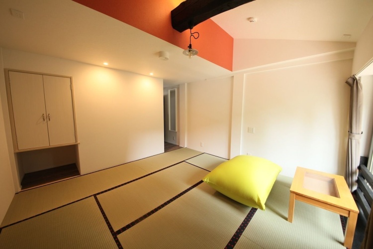 Standard Basement room with garden view