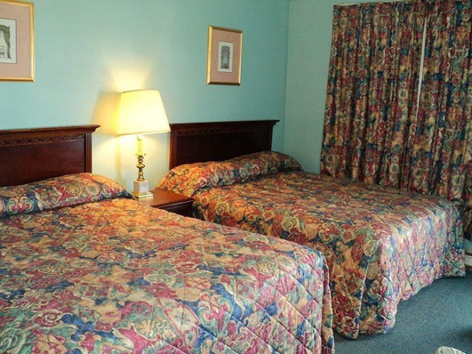 Standard Quadruple room with view