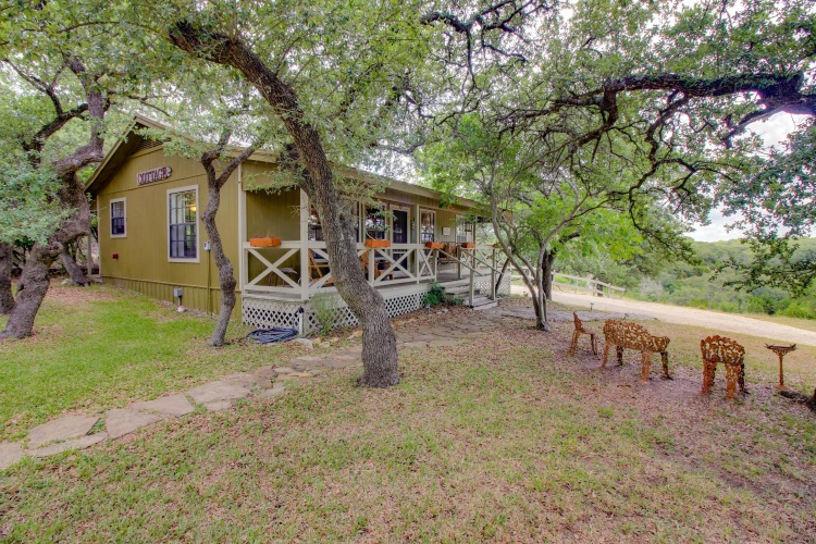 2 Bedrooms Cottage