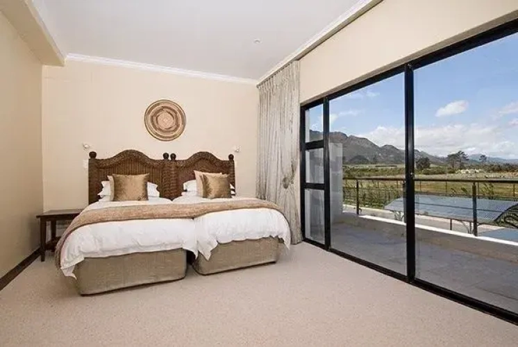 3 Bedrooms Standard Family room
