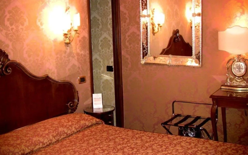 Standard Double room with canal view