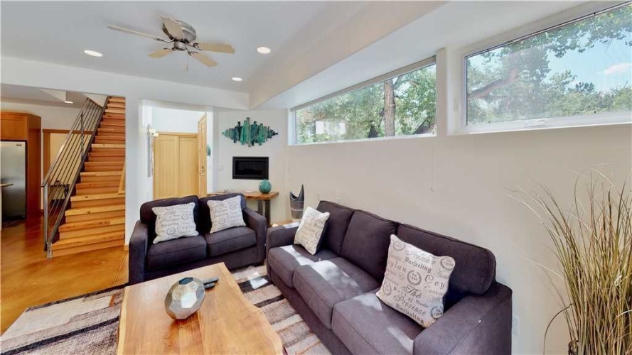 4 Bedrooms Cottage