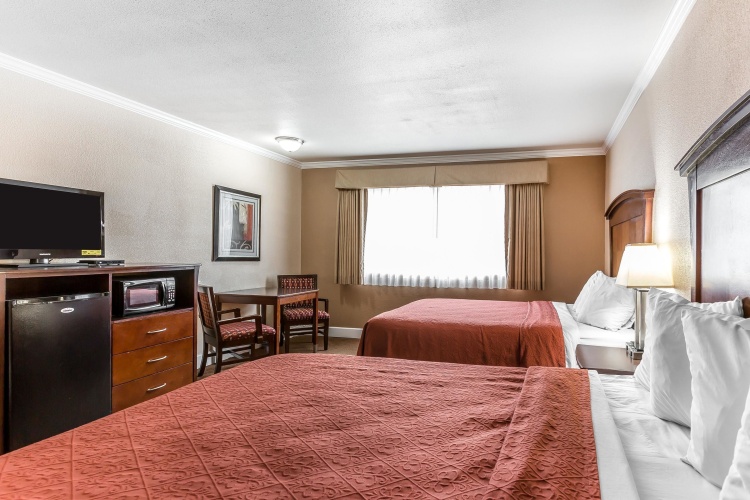 Standard Quadruple room with balcony