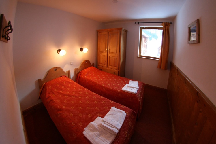 3 Bedrooms Apartment