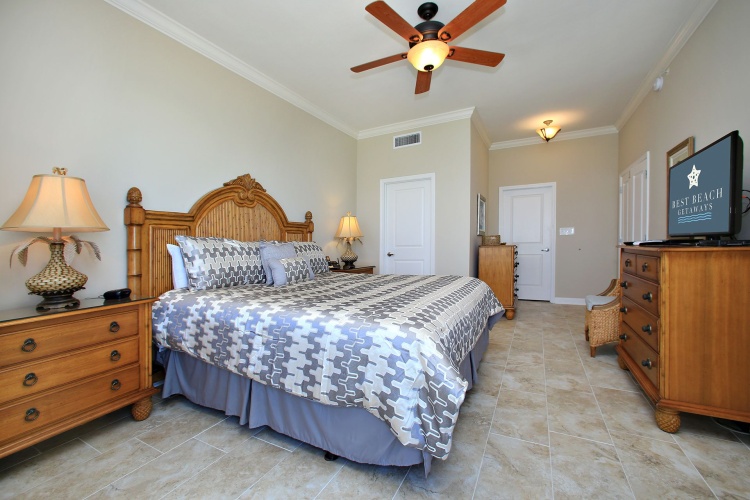 3 Bedrooms Standard room with balcony and beachfront