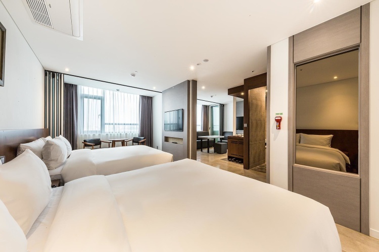 Double Suite