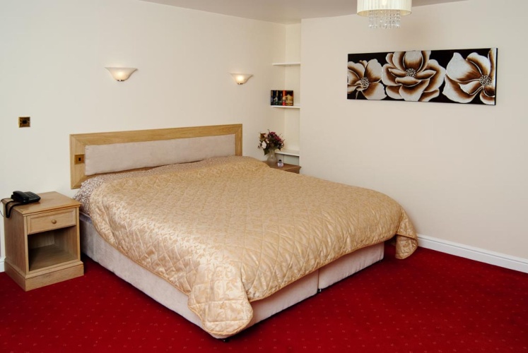 3 Bedrooms Standard Sextuple Apartment