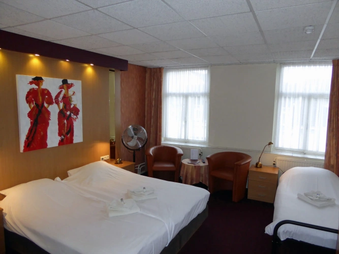 Standard Triple room