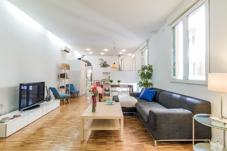 2 Bedrooms Apartment