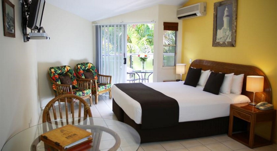 1 Bedroom Apartment with pool view