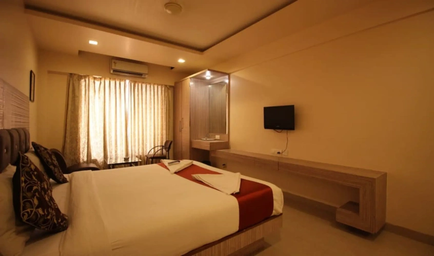 1 Bedroom Deluxe Double room with city view