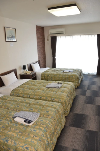 Standard Triple room