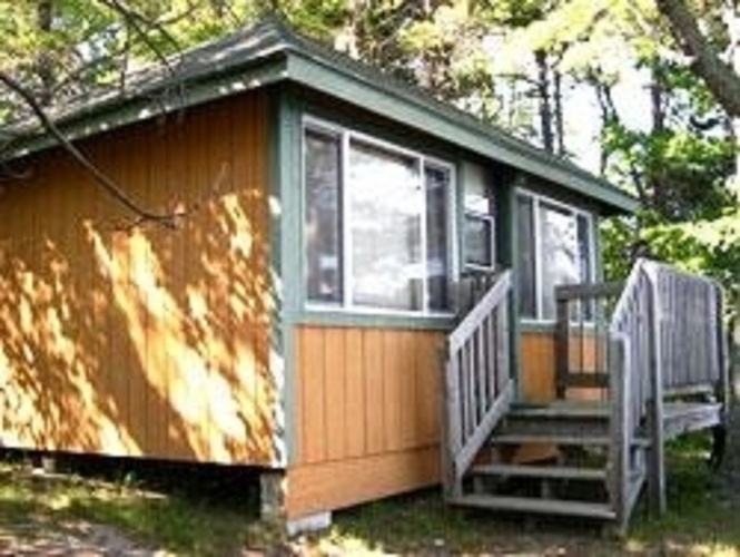 1 Bedroom Cottage with lake view