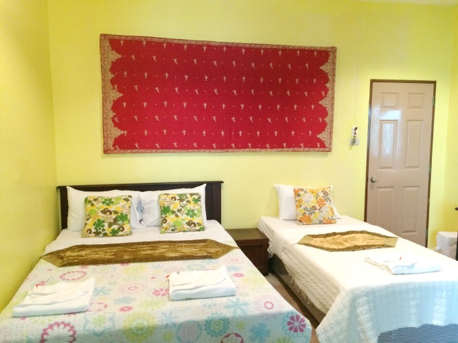 Standard Triple room