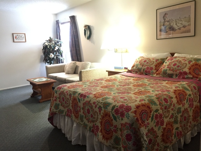 Deluxe Double Attic Studio