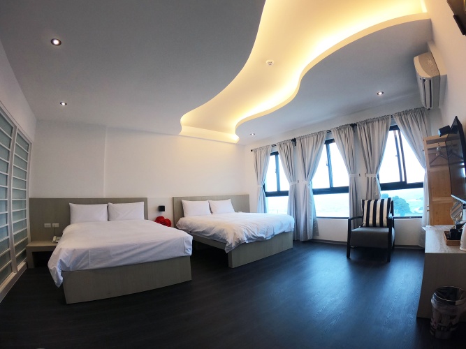 Standard Quadruple Family room