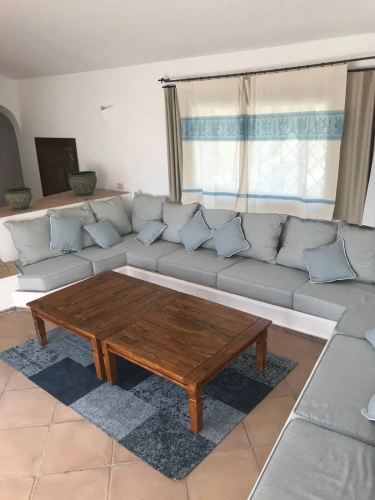 4 Bedrooms Villa