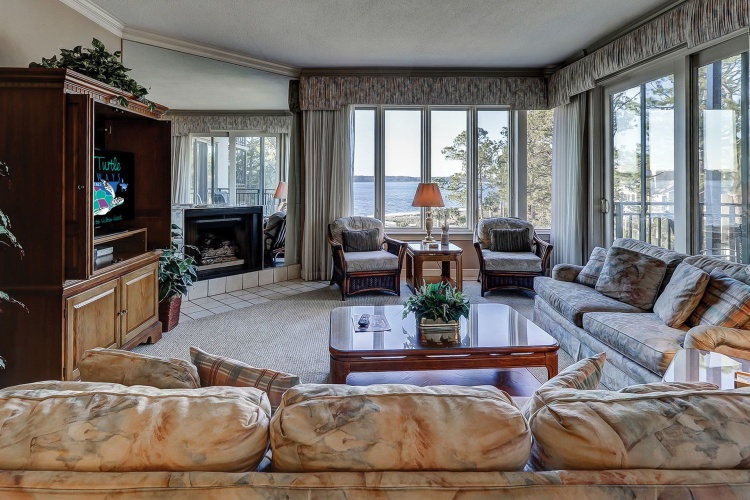 3 Bedrooms Club Villa with balcony and beachfront