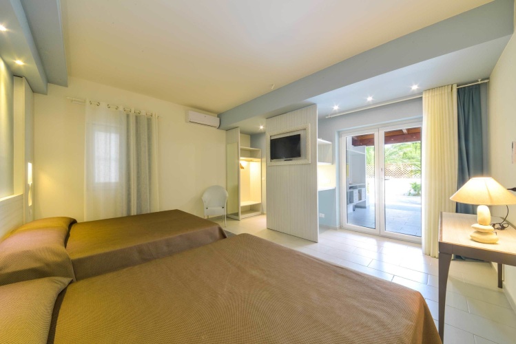 Standard Quadruple Family room with city view