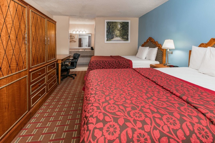 Standard Quadruple room