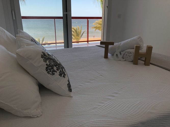 2 Bedrooms Apartment beachfront