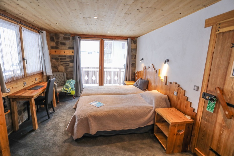 Standard Twin room with balcony