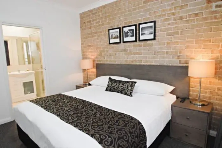 2 Bedrooms Apartment