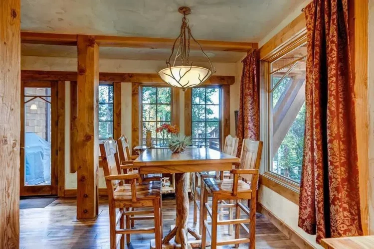 5 Bedrooms Cottage