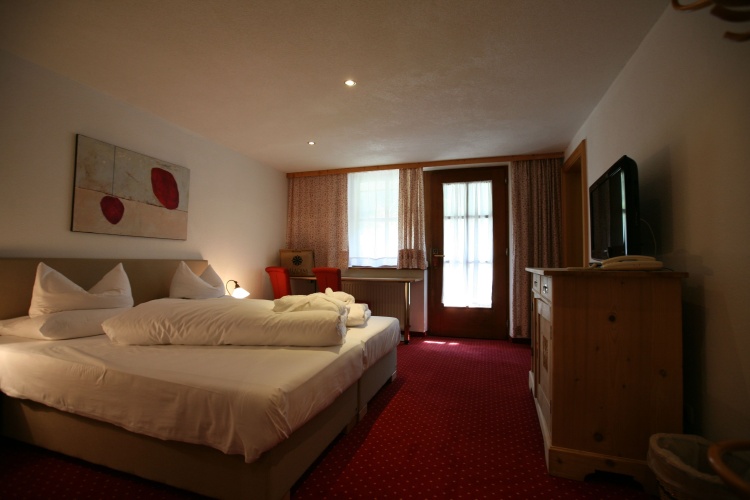 2 Bedrooms Suite with balcony and with view