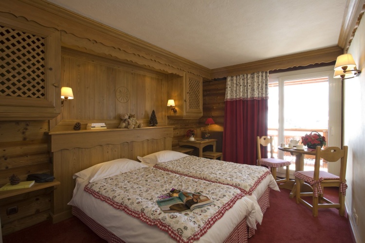 Superior Double room with balcony and with mountain view
