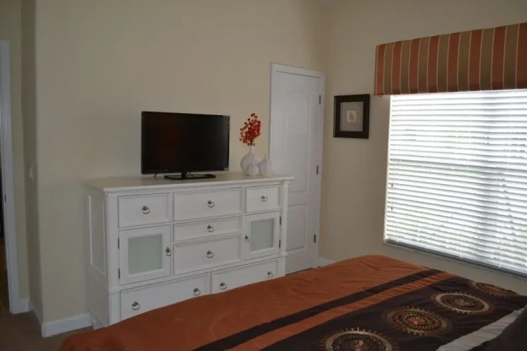 4 Bedrooms Cottage