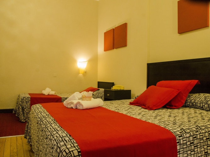 Standard Triple room