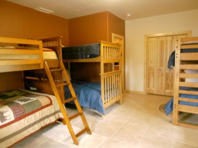 6 Bedrooms Bed in Dorm
