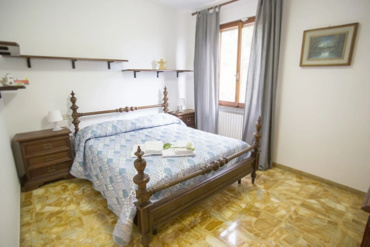 5 Bedrooms Villa