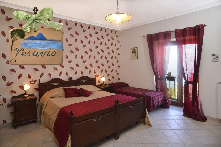 Standard Triple room