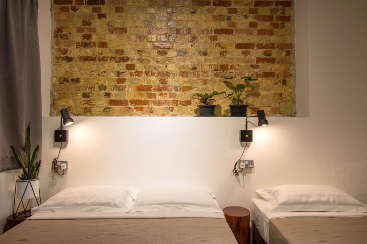 Standard Triple room