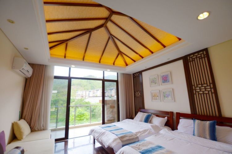 4 Bedrooms Villa