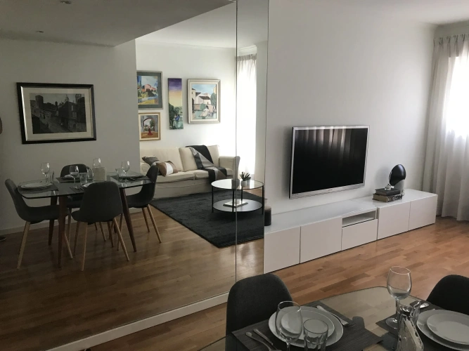 2 Bedrooms Apartment