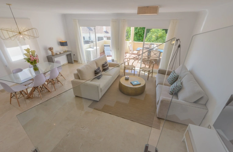 3 Bedrooms Apartment