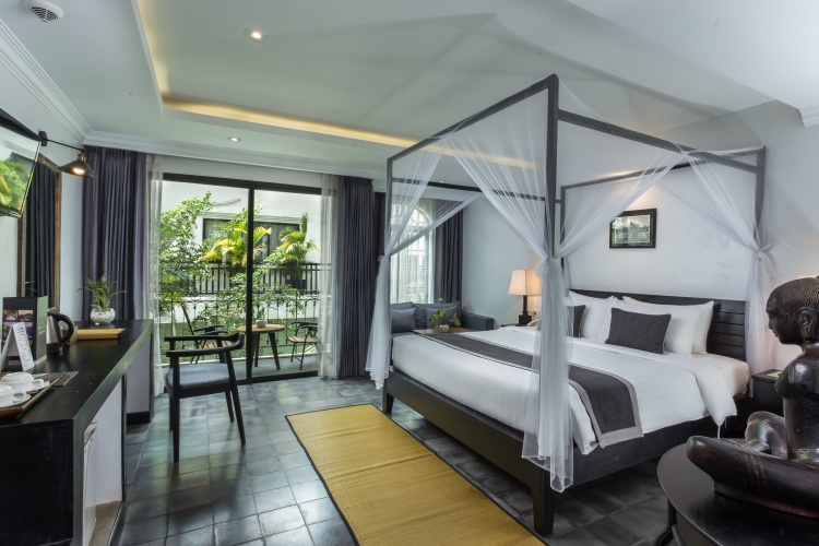 Deluxe Double Suite with balcony