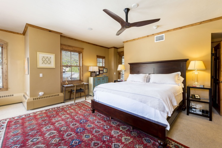 3 Bedrooms Standard room with balcony