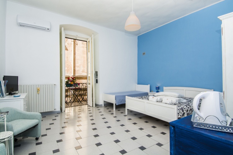 2 Bedrooms Standard Double Family room with partial sea view